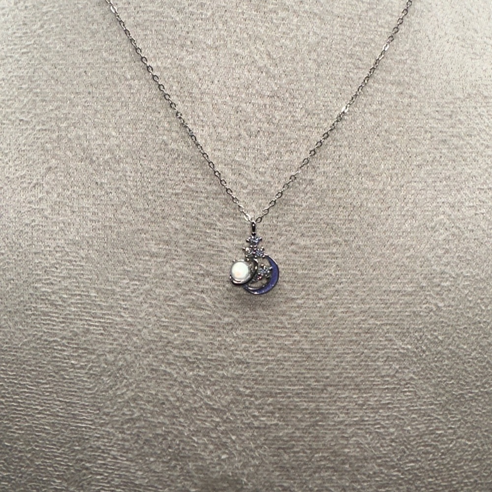 Madagascar moonstone Necklace - Picture 2 of 3
